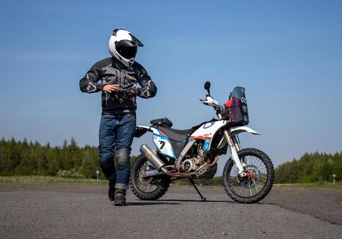adventure spec Mongolia Trail jacket motorcycle motorbike adv biker rider off road layering outdoor gear eu