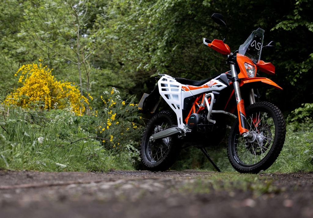 adventure spec gasgas ES700 motorcycle Side Stand Big Foot motorbike travel dualsport motorcycle motorbike adv gas gas KTM 690 Husqvarna 701