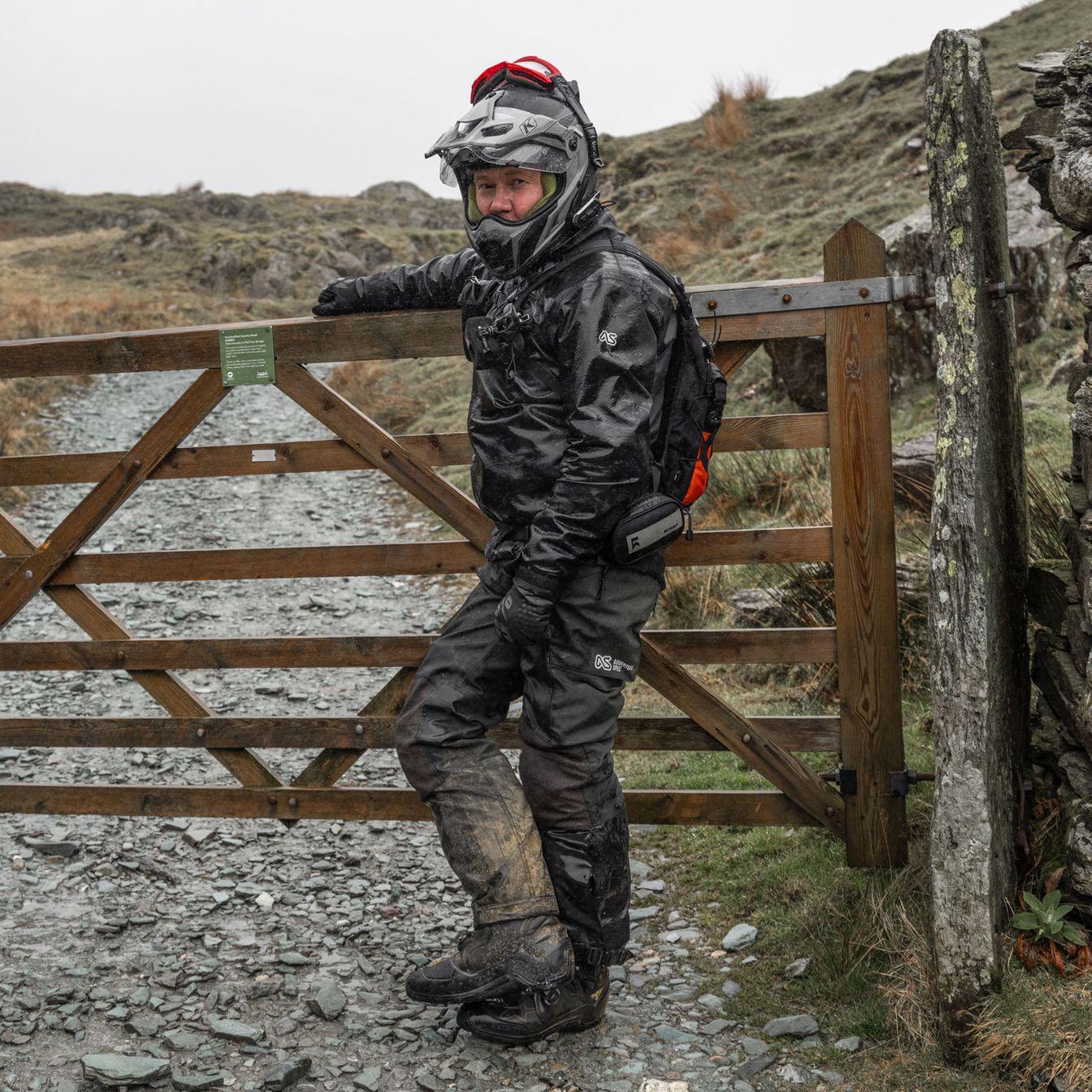 adventure spec the singletrack pant waterproof overpant motorcycle trousers motorbike pant off road biker wet conditions rain