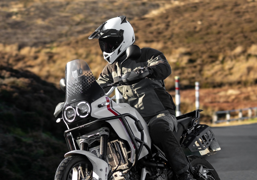 Adventure Spec Ducati Desert X GPS Support